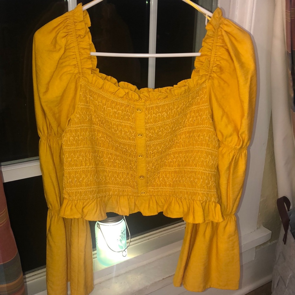 💛 YELLOW TOP! WORN ONCE!